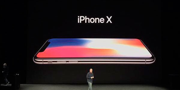 Apple показала тот самый iPhone X с безрамочным экраном