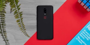 Первые впечатления от OnePlus 6T — крутейший аккумулятор, маленький вырез и новый сканер