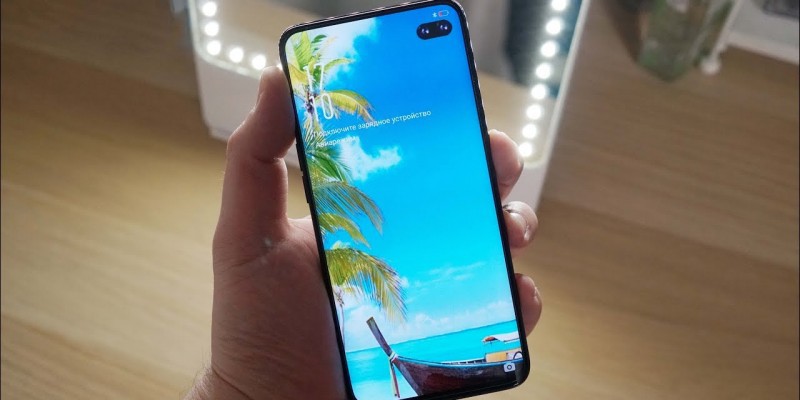 Официальное изображение линейки Samsung Galaxy S10 в чехлах от @evleaks