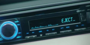 На мобильных вышел аудио-детектив Alt-Frequencies от авторов Normal Lost Phone и Another Lost Phone