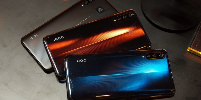 Vivo официально представила новый флагман iQOO и зарядку мощностью 120 Ватт — до 100% за 13 минут