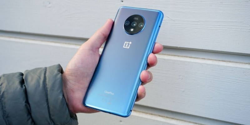 Топ самых мощных смартфонов октября по версии AnTuTu + топ среднебюджетных устройств