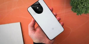 Рендеры Google Pixel 5 утекли в сеть: сканер отпечатков пальцев возвращается