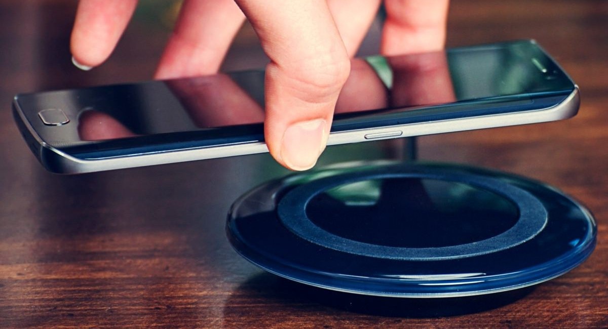 Антилазер: Учёные смогли зарядить устройство без проводов и на расстоянии