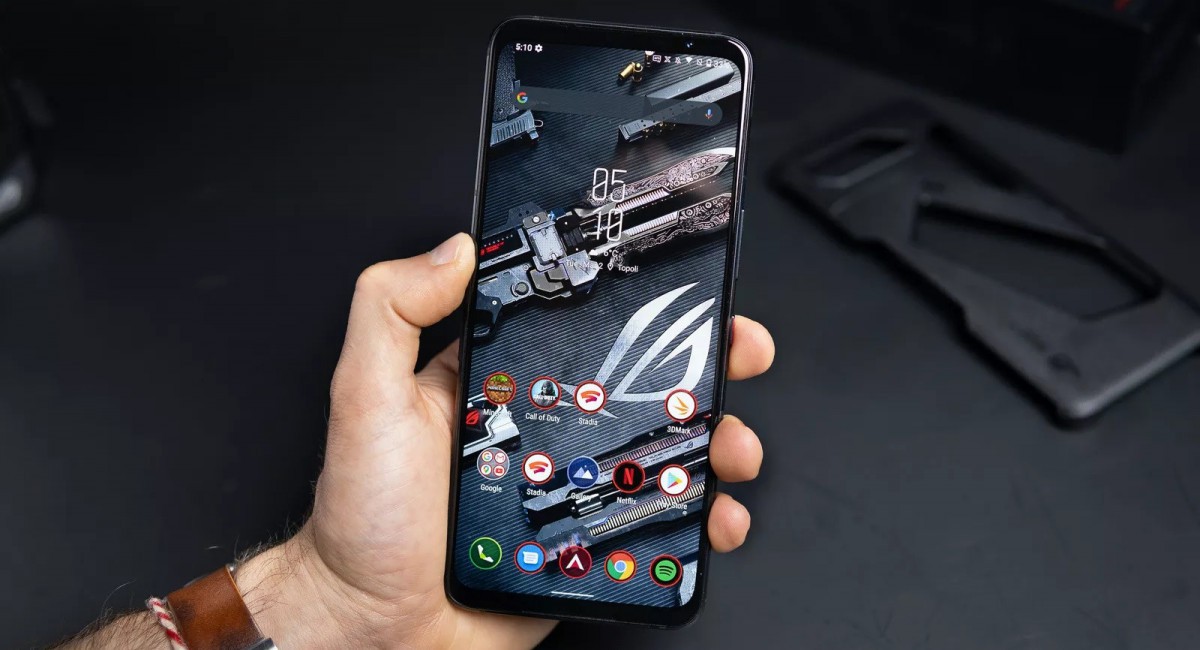 ASUS выпустила 3 новых игровых смартфона ROG Phone 5: AMOLED дисплей и 18ГБ Ram
