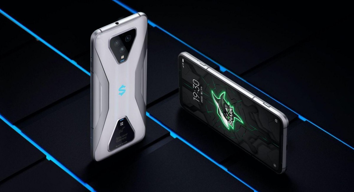 Сравнение лучших игровых флагманов 2021 года: Asus ROG Phone 5 vs Black Shark 4 Pro