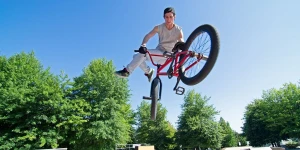 Делаем трюки на велобайках в Flip Rider - BMX Tricks на фоне Байкала