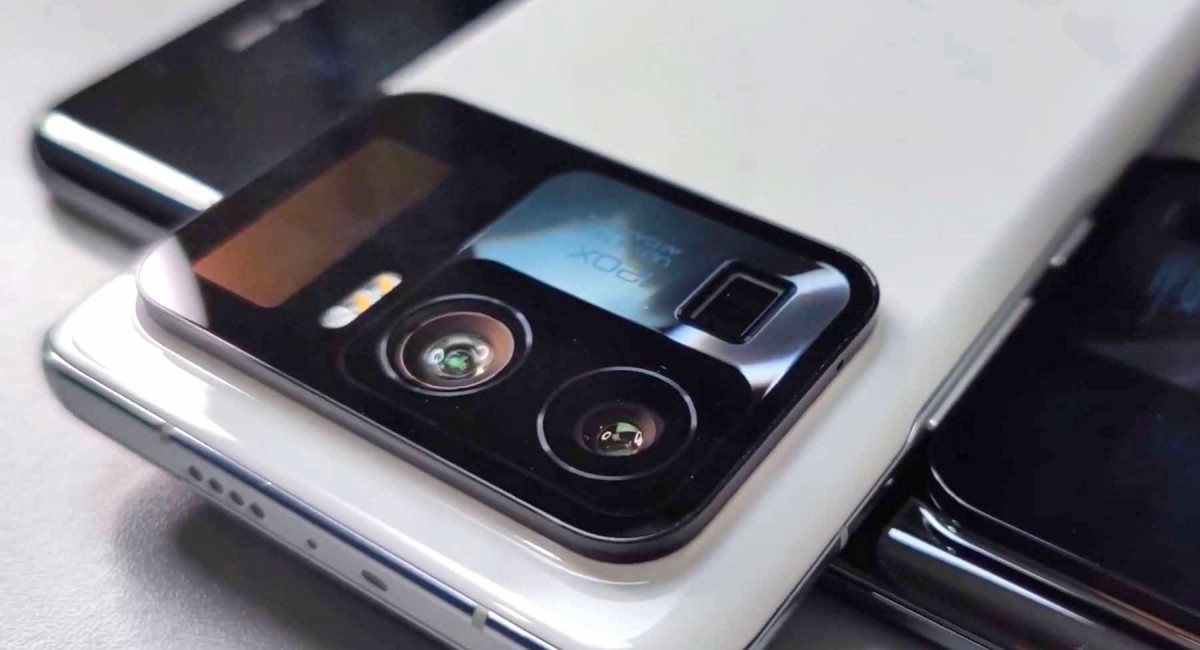 Рендеры Xiaomi 12 указывают на схожесть линейки с Samsung Galaxy S21