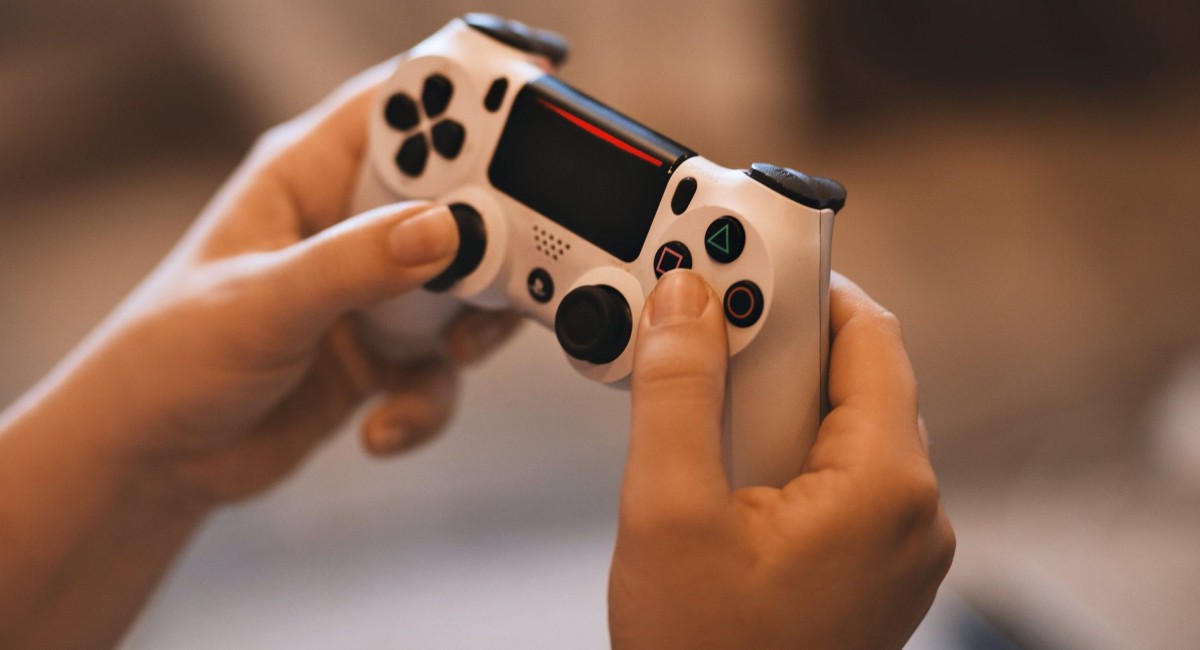 Можно ли играть с контроллером в Call of Duty Mobile и даёт ли он преимущество?