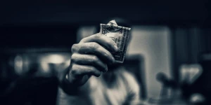 Mega Store поможет вам стать магнатом, но ФБР на хвосте