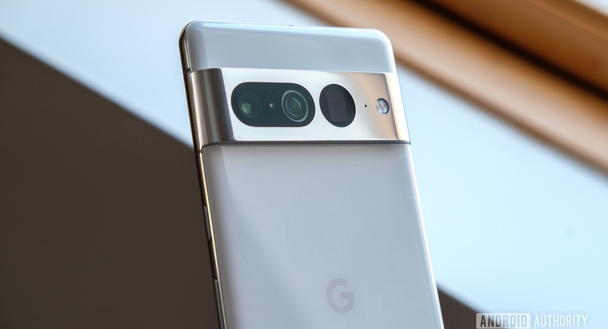 Google откажется от изогнутого дисплея в Pixel 8 Pro