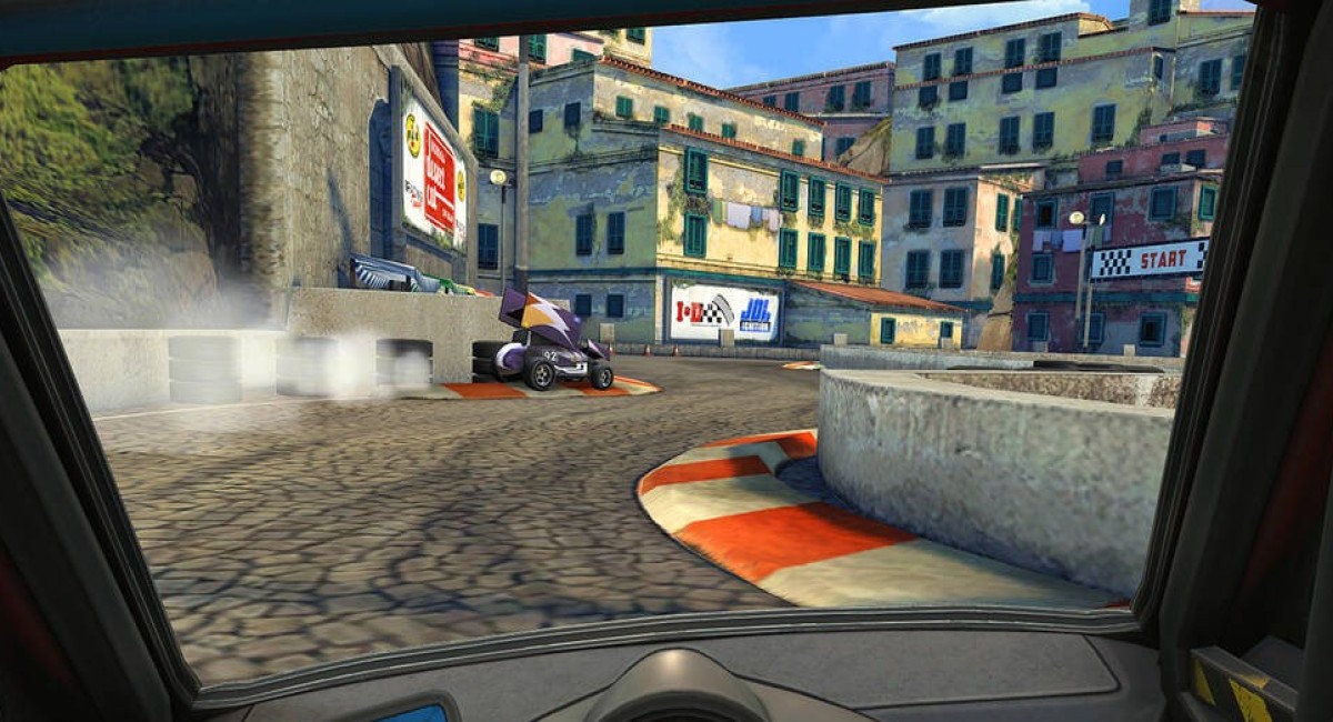 Игра RacingX это странное подобие Asphalt и Ace Racer