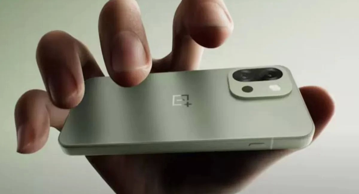 Смартфон OnePlus 13s показали в Индии. Среднячок между OnePlus 13 и OnePlus 13R